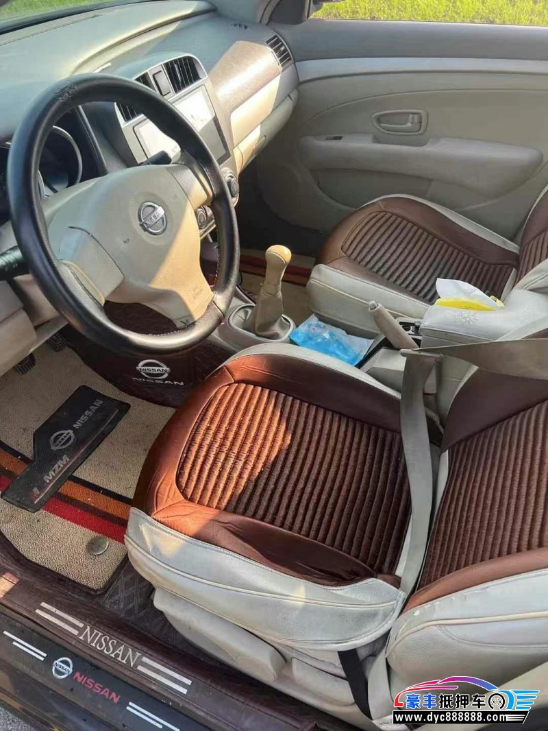 15年日产轩逸轿车抵押车出售