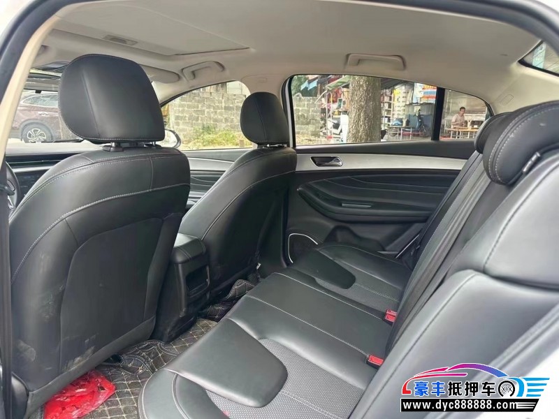 22年奇瑞艾瑞泽5轿车抵押车出售