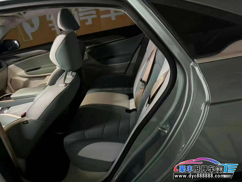 24年吉利几何轿车抵押车出售