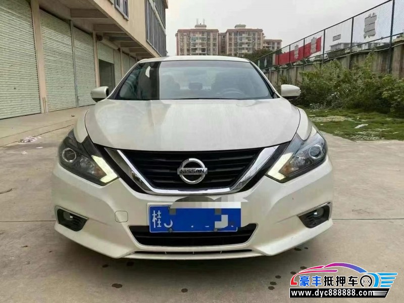 17年日产天籁轿车抵押车出售