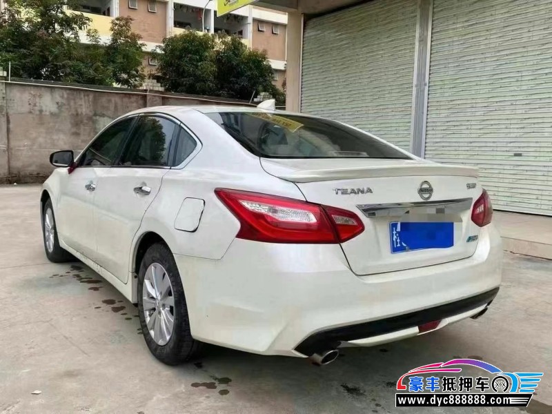 17年日产天籁轿车抵押车出售