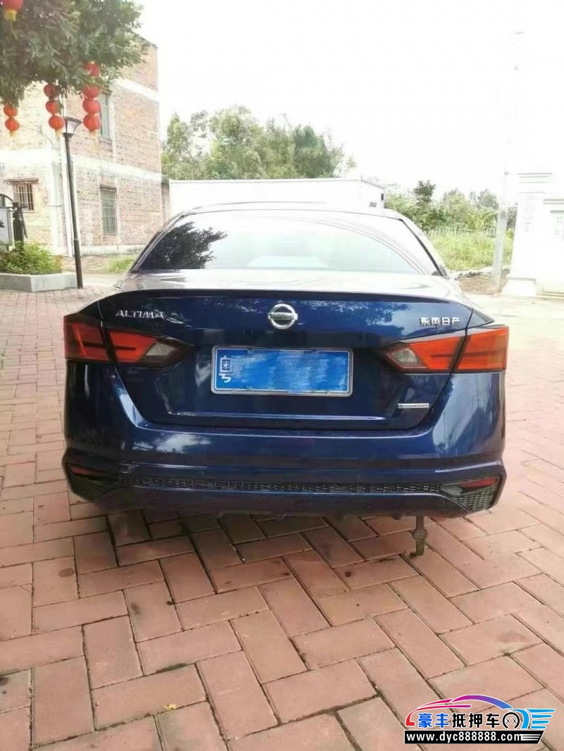 22年日产天籁轿车抵押车出售