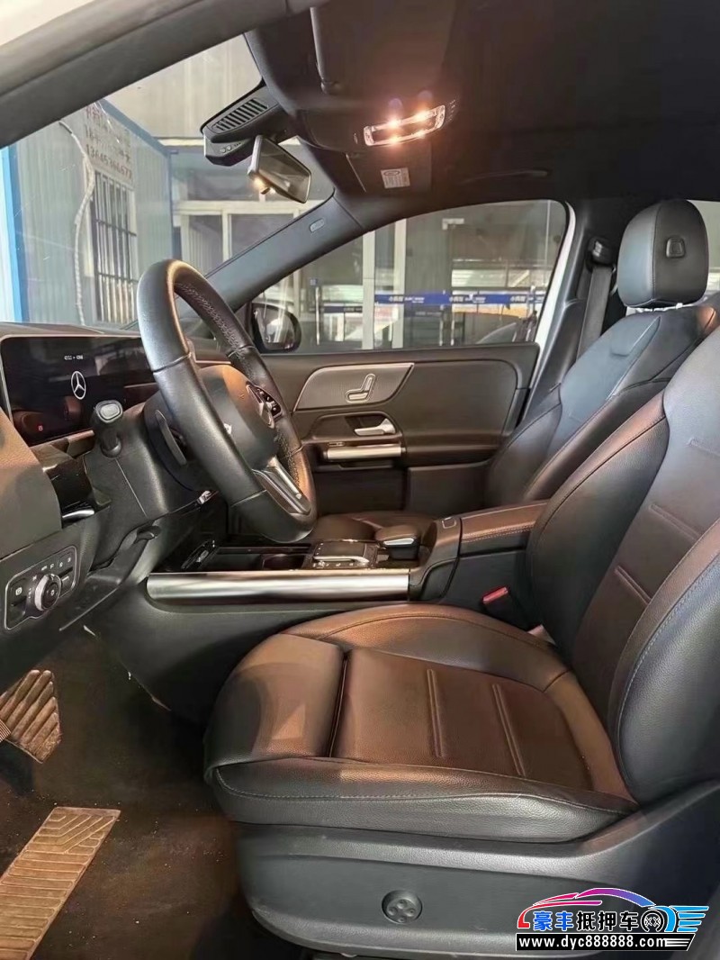 21年奔驰GLA轿车抵押车出售