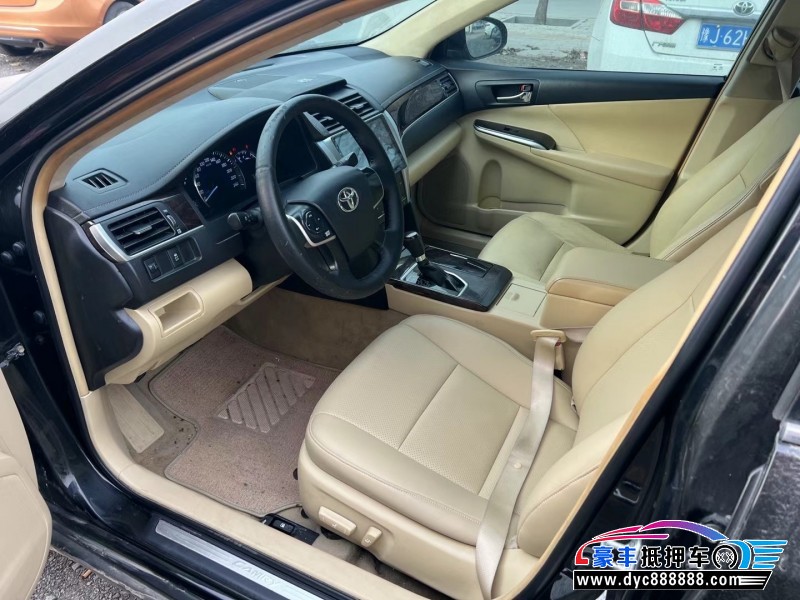 16年丰田凯美瑞轿车抵押车出售