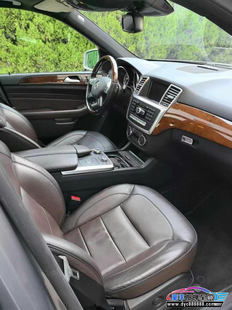 13年奔驰ML轿车抵押车出售