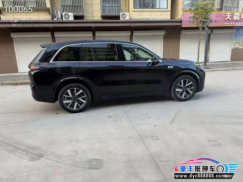 23年理想L8轿车抵押车出售