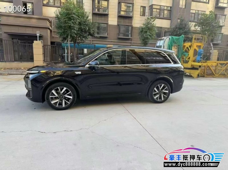 23年理想L8轿车抵押车出售