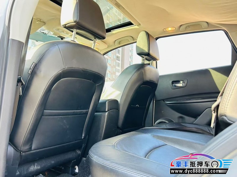 13年日产逍客轿车抵押车出售