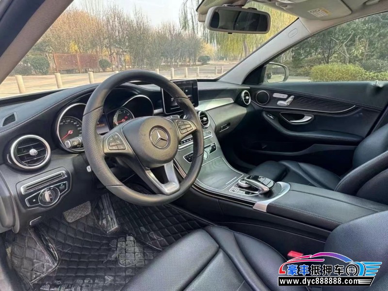 18年奔驰C轿车抵押车出售
