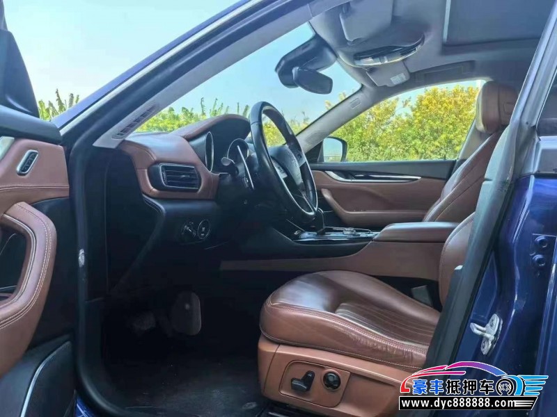 16年玛莎拉蒂莱万特轿车抵押车出售