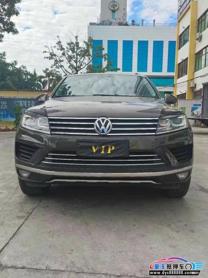 17年大众途锐轿车抵押车出售