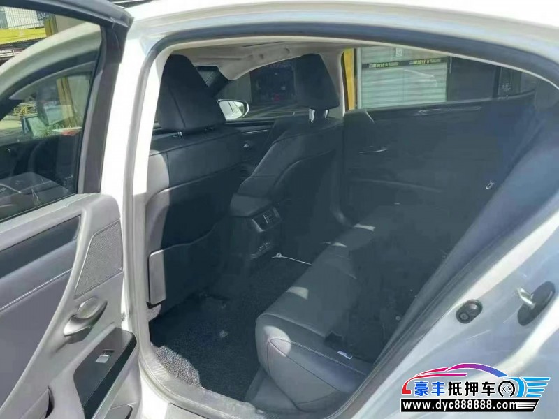 22年雷克萨斯ES轿车抵押车出售