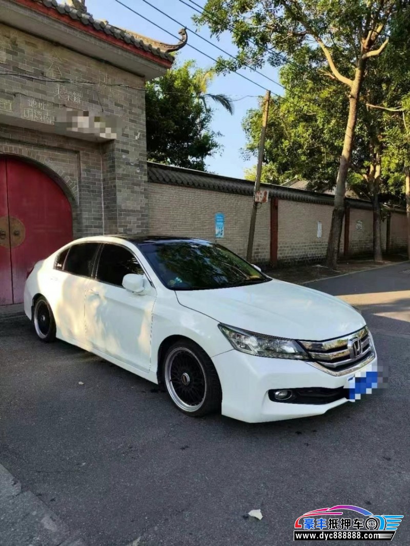 14年本田雅阁轿车抵押车出售