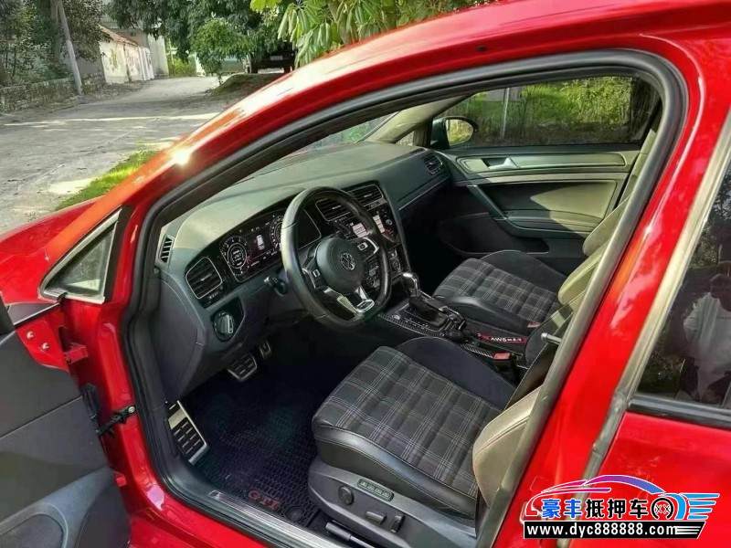 18年大众高尔夫轿车抵押车出售