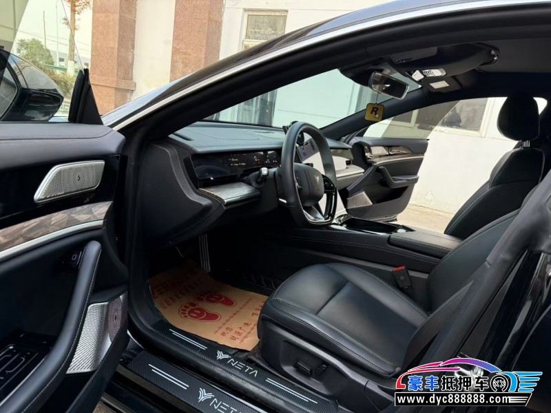 24年哪吒S轿车抵押车出售