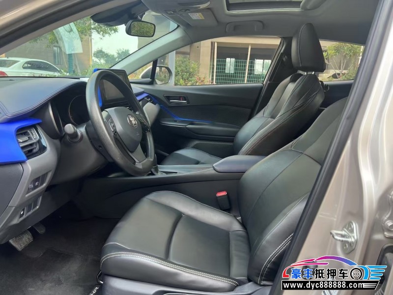 22年丰田C-HR轿车抵押车出售