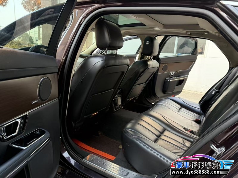 15年捷豹XF轿车抵押车出售