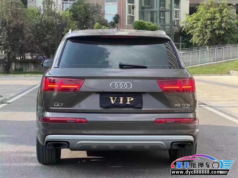 18年奥迪Q7轿车抵押车出售