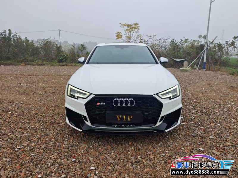 18年奥迪A4L轿车抵押车出售