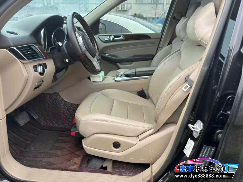 13年奔驰ML轿车抵押车出售