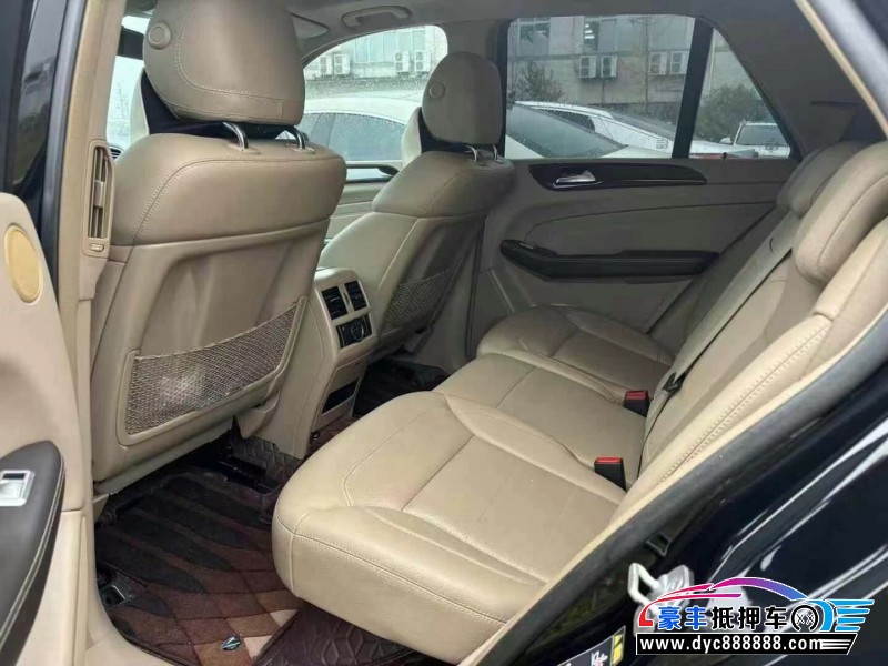 13年奔驰ML轿车抵押车出售