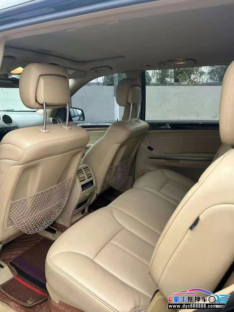 14年奔驰GL轿车抵押车出售