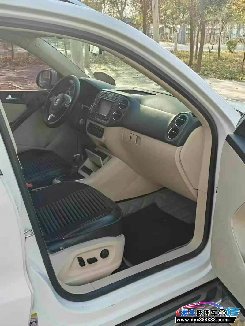 12年大众途观轿车抵押车出售