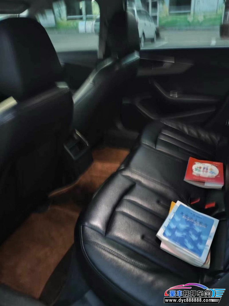 18年奥迪A4L轿车抵押车出售