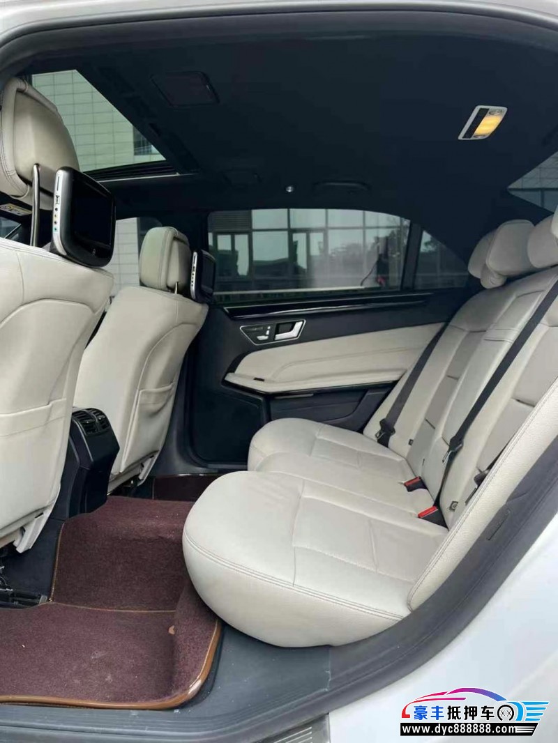 14年奔驰E轿车抵押车出售