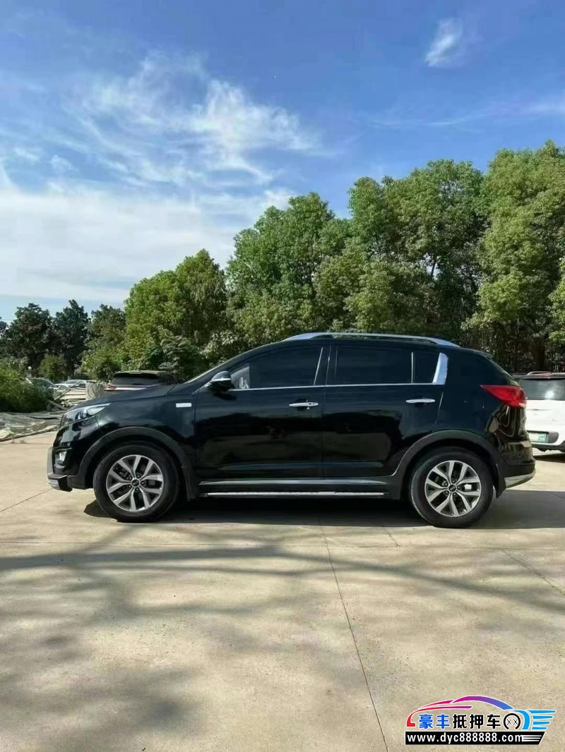 16年起亚智跑轿车抵押车出售