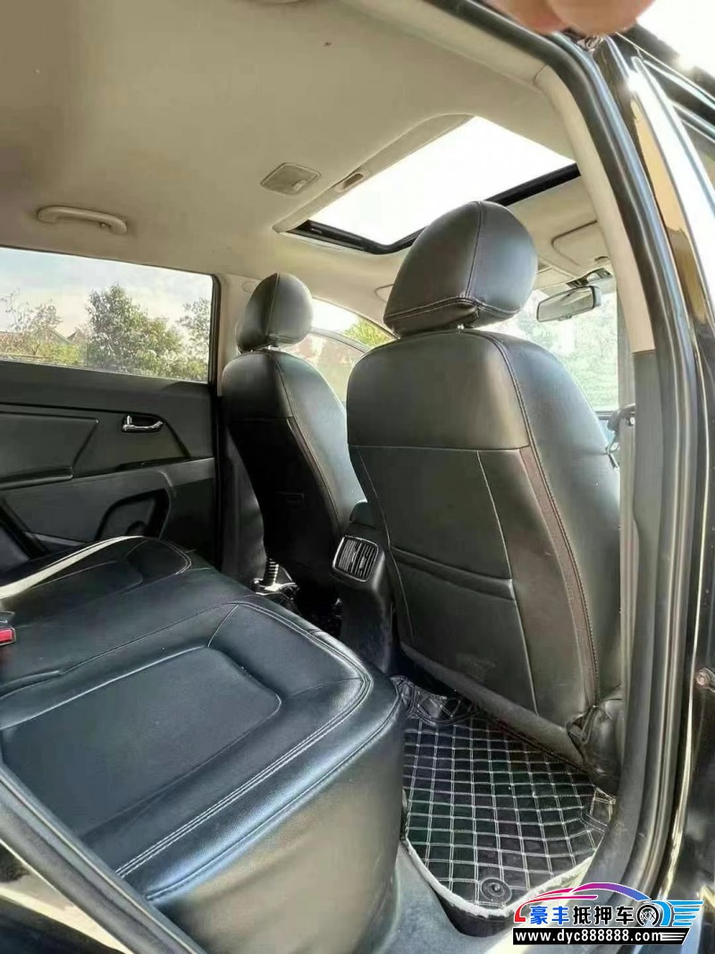 16年起亚智跑轿车抵押车出售