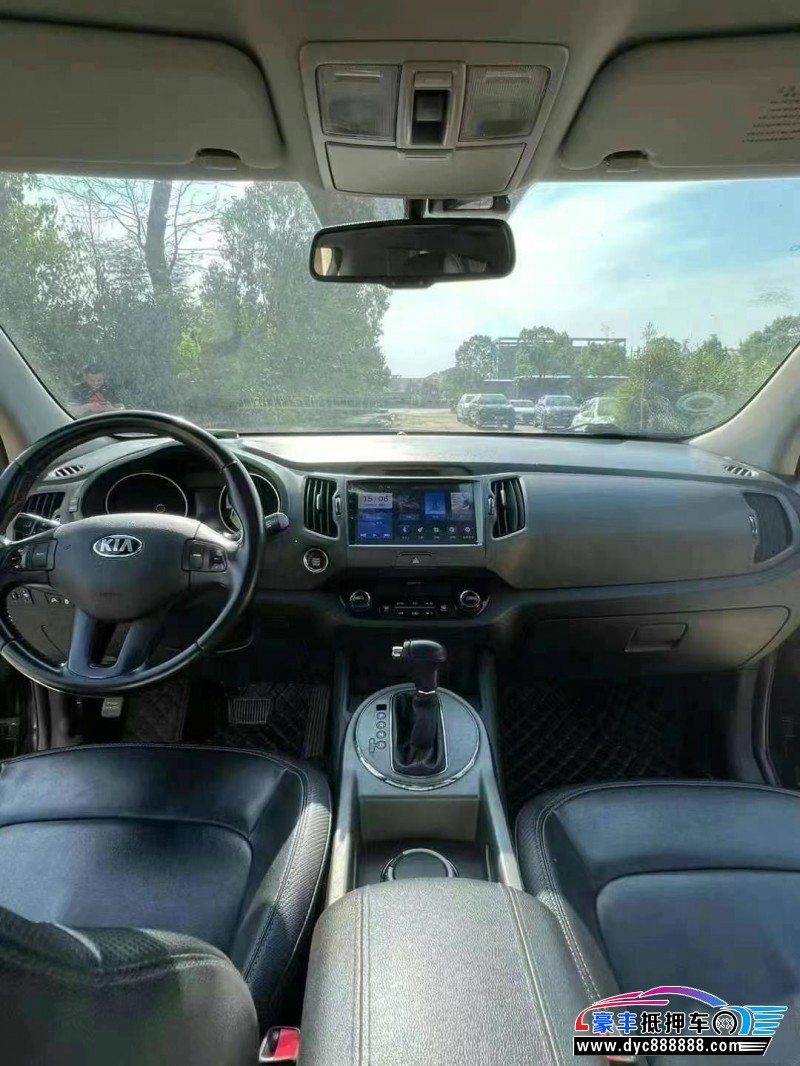 16年起亚智跑轿车抵押车出售