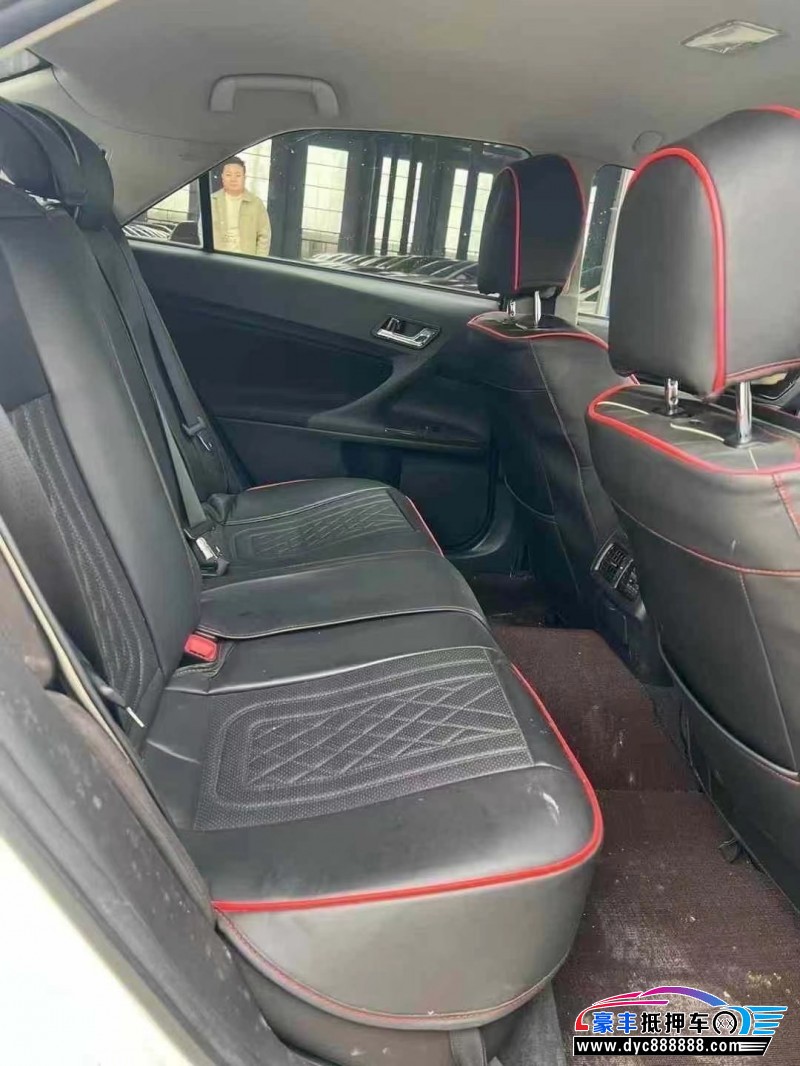 14年丰田锐志轿车抵押车出售