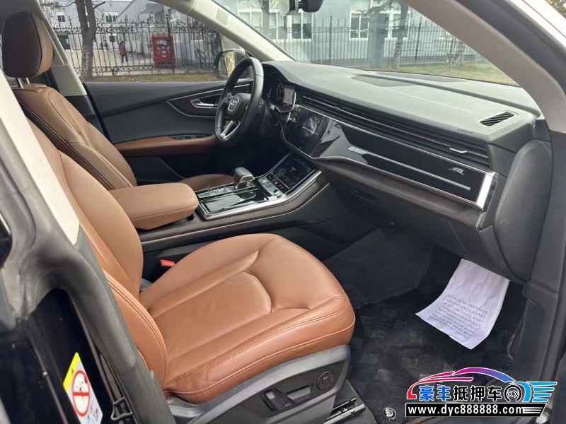 20年奥迪Q8轿车抵押车出售