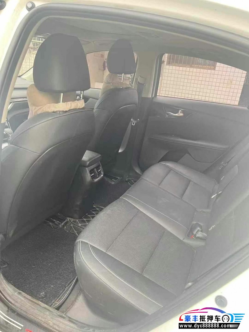 20年起亚K3轿车抵押车出售