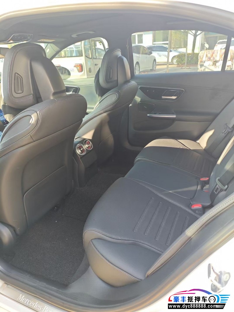 23年奔驰C轿车抵押车出售