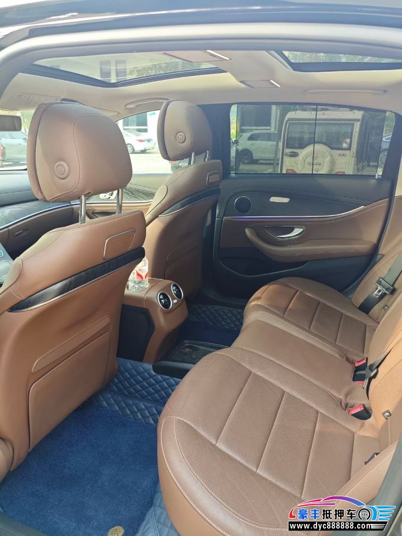 18年奔驰E轿车抵押车出售