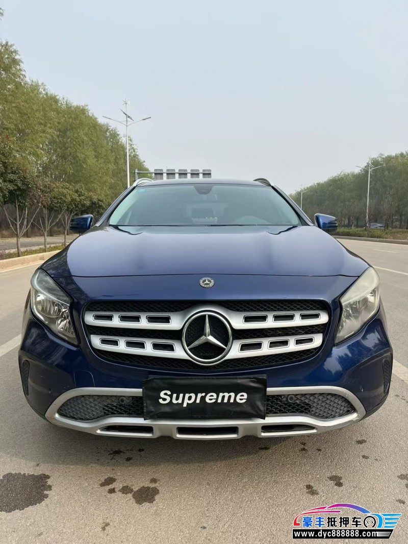 17年奔驰GLA轿车抵押车出售