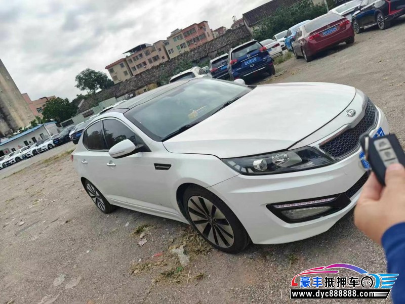 12年起亚K5轿车抵押车出售