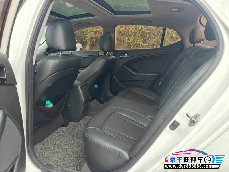 12年起亚K5轿车抵押车出售