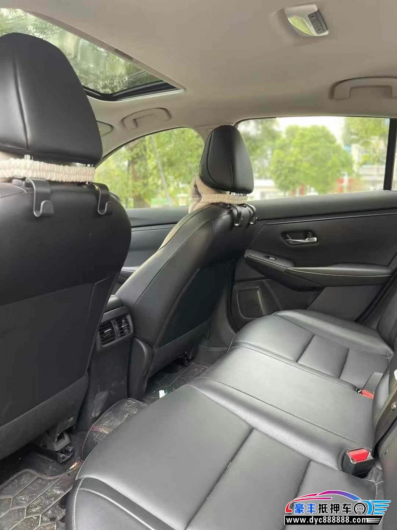 22年日产轩逸轿车抵押车出售