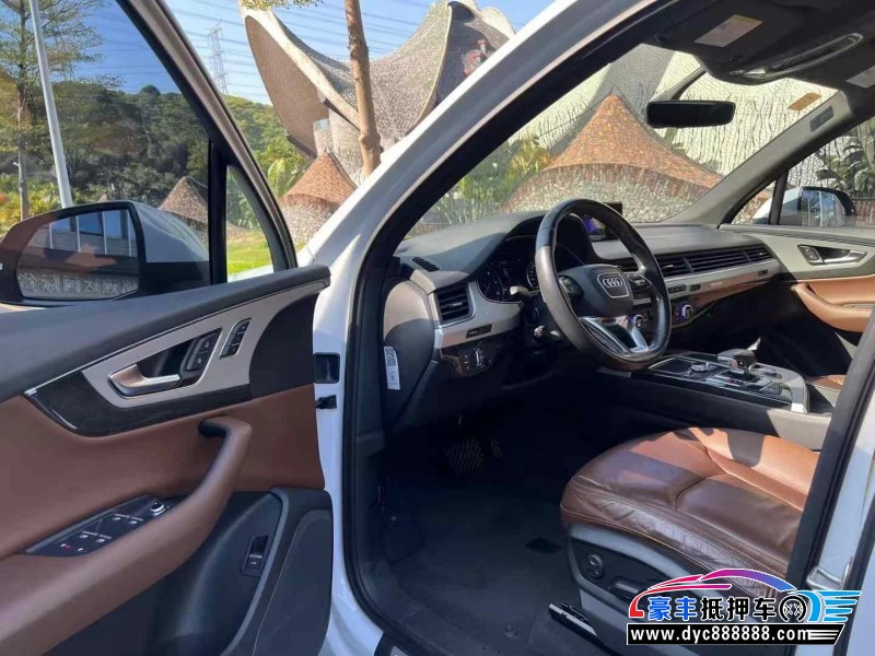 17年奥迪Q7轿车抵押车出售