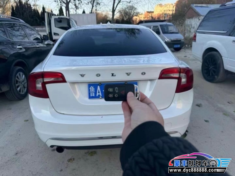 15年沃尔沃XC60轿车抵押车出售