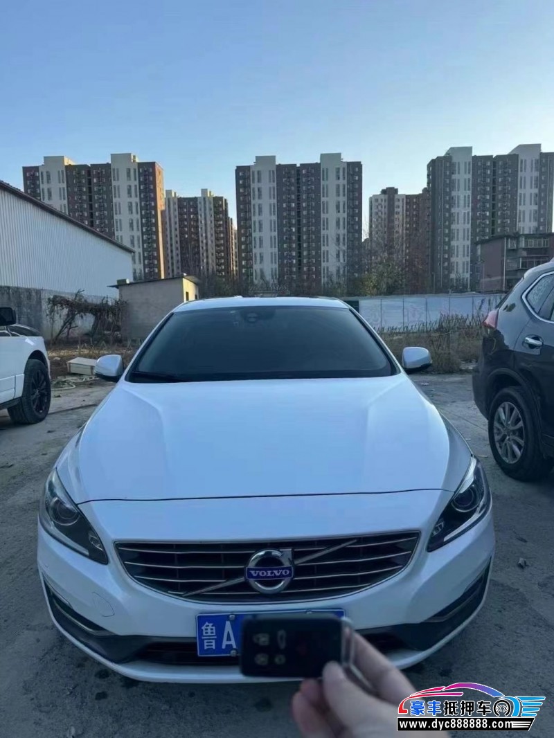 15年沃尔沃XC60轿车抵押车出售