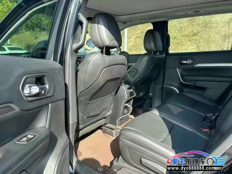 20年Jeep指挥官轿车抵押车出售