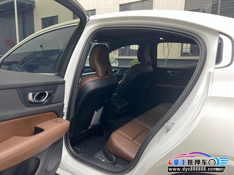 22年沃尔沃S60L轿车抵押车出售