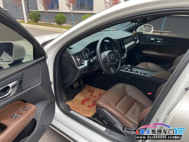 22年沃尔沃S60L轿车抵押车出售