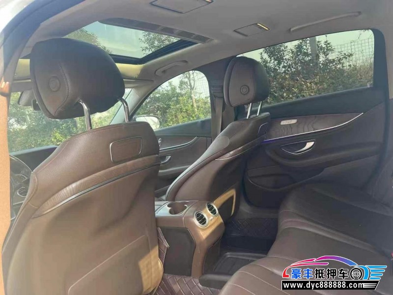 17年奔驰E轿车抵押车出售