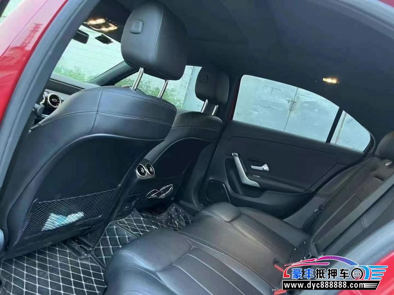 21年奔驰A轿车抵押车出售