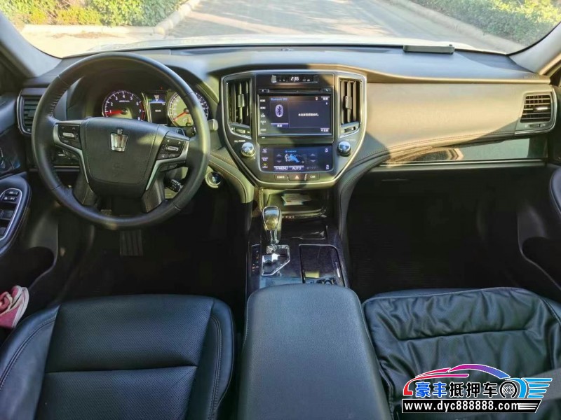 18年丰田皇冠轿车抵押车出售